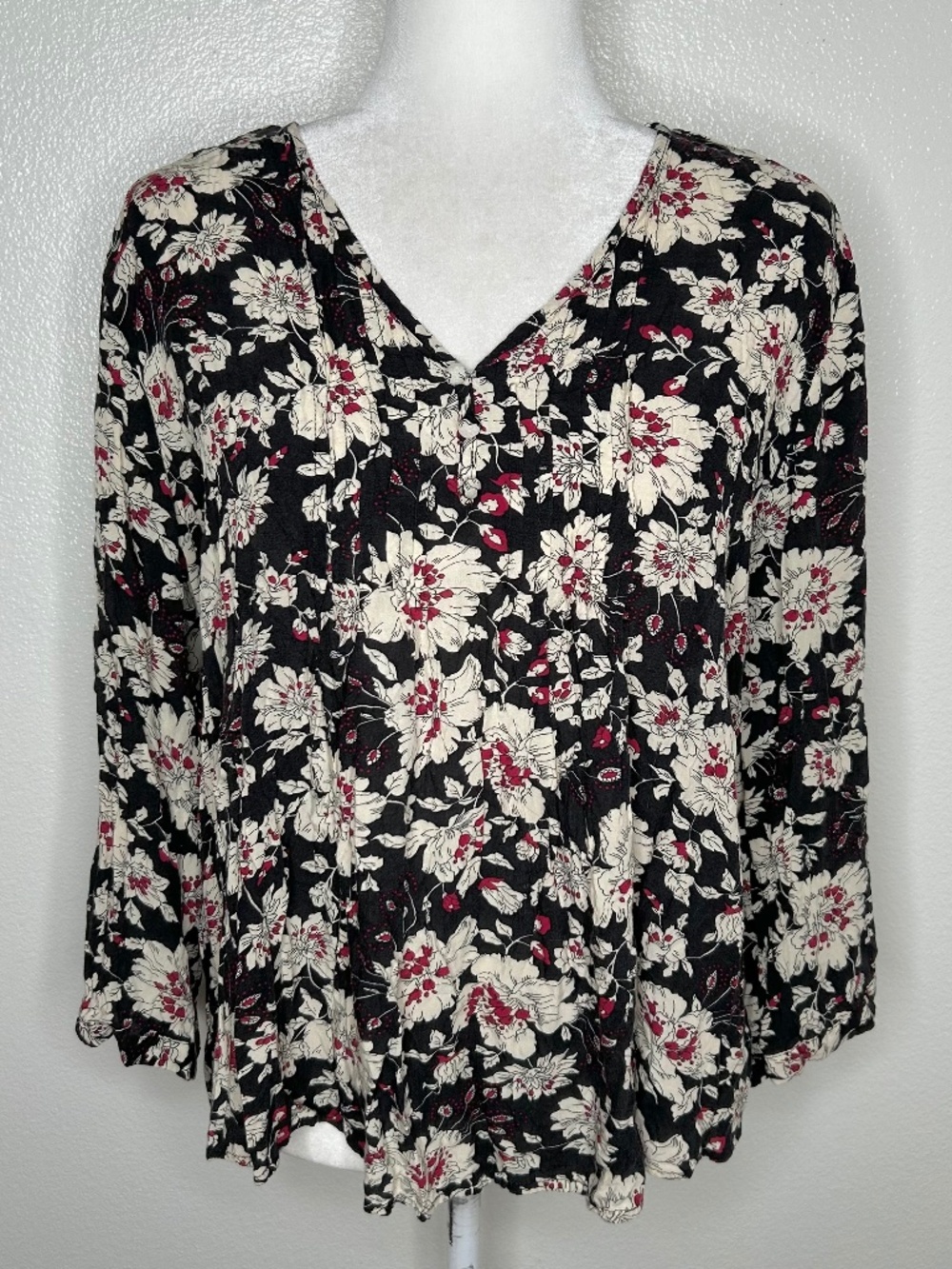 Fun 2 Fun Women Black & Cream Floral V-Neck Pullover Hi-Low Top Size XL